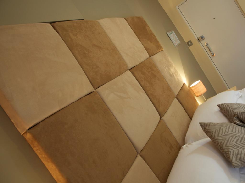 Carriages Telford Hotel Стая снимка
