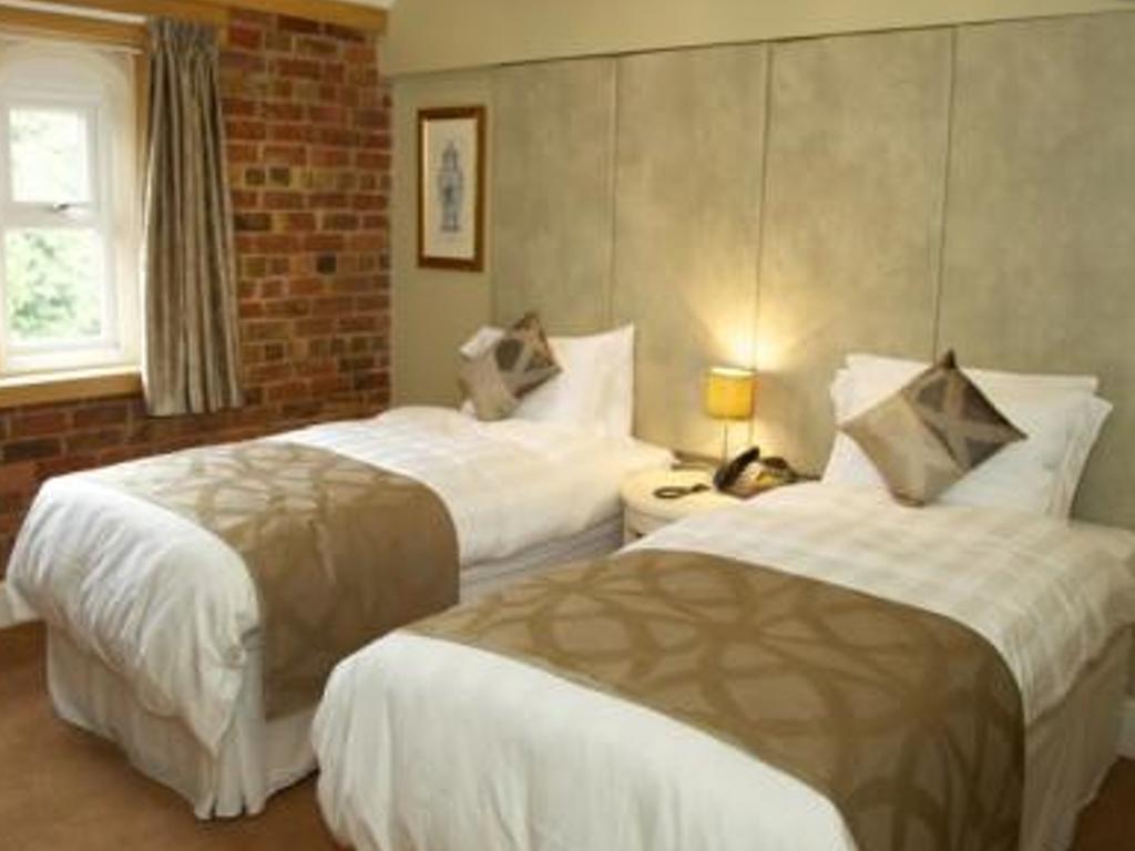 Carriages Telford Hotel Стая снимка